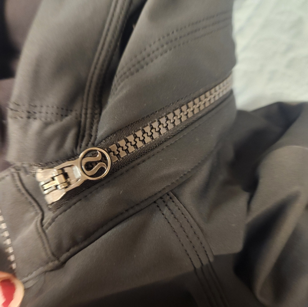 Lululemon Feelin Frosty Soft Shell size 10 - Picture 12 of 16